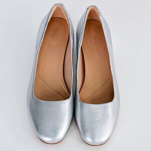 Clarks Orabella Alice Silver low heels size 7.5
